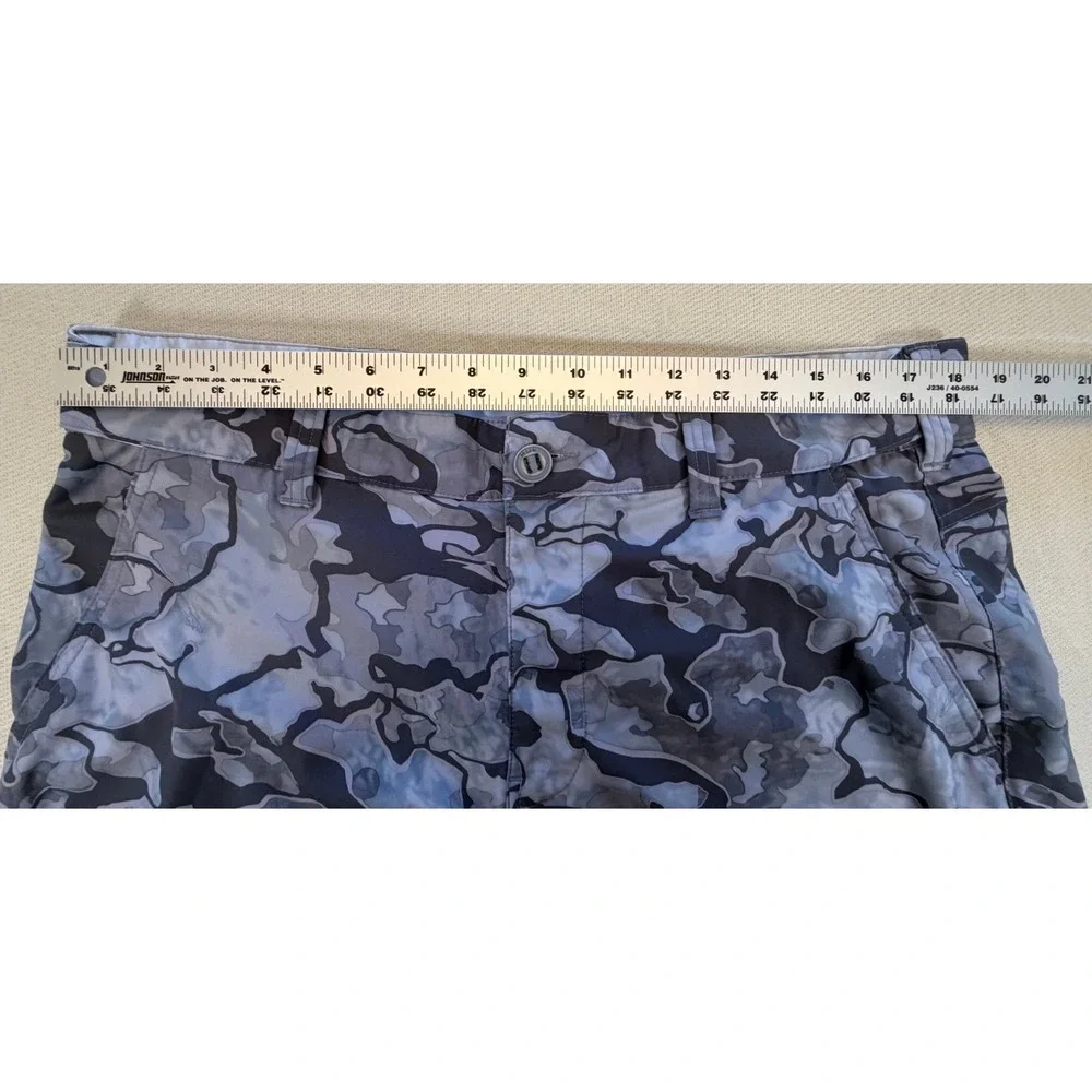 Huk Performance Fishing Shorts Mens XL Grey Blue Camo H2000110 Stretch Outdoor